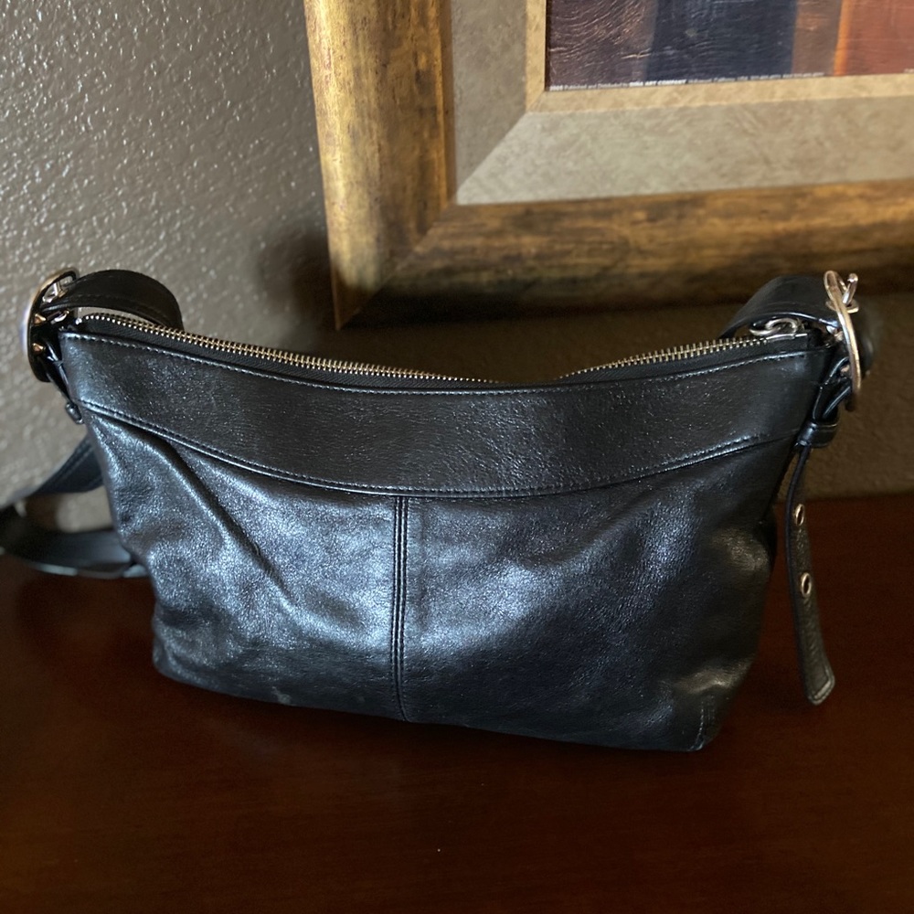 Authentic Coach handbag - Picture 4 of 7